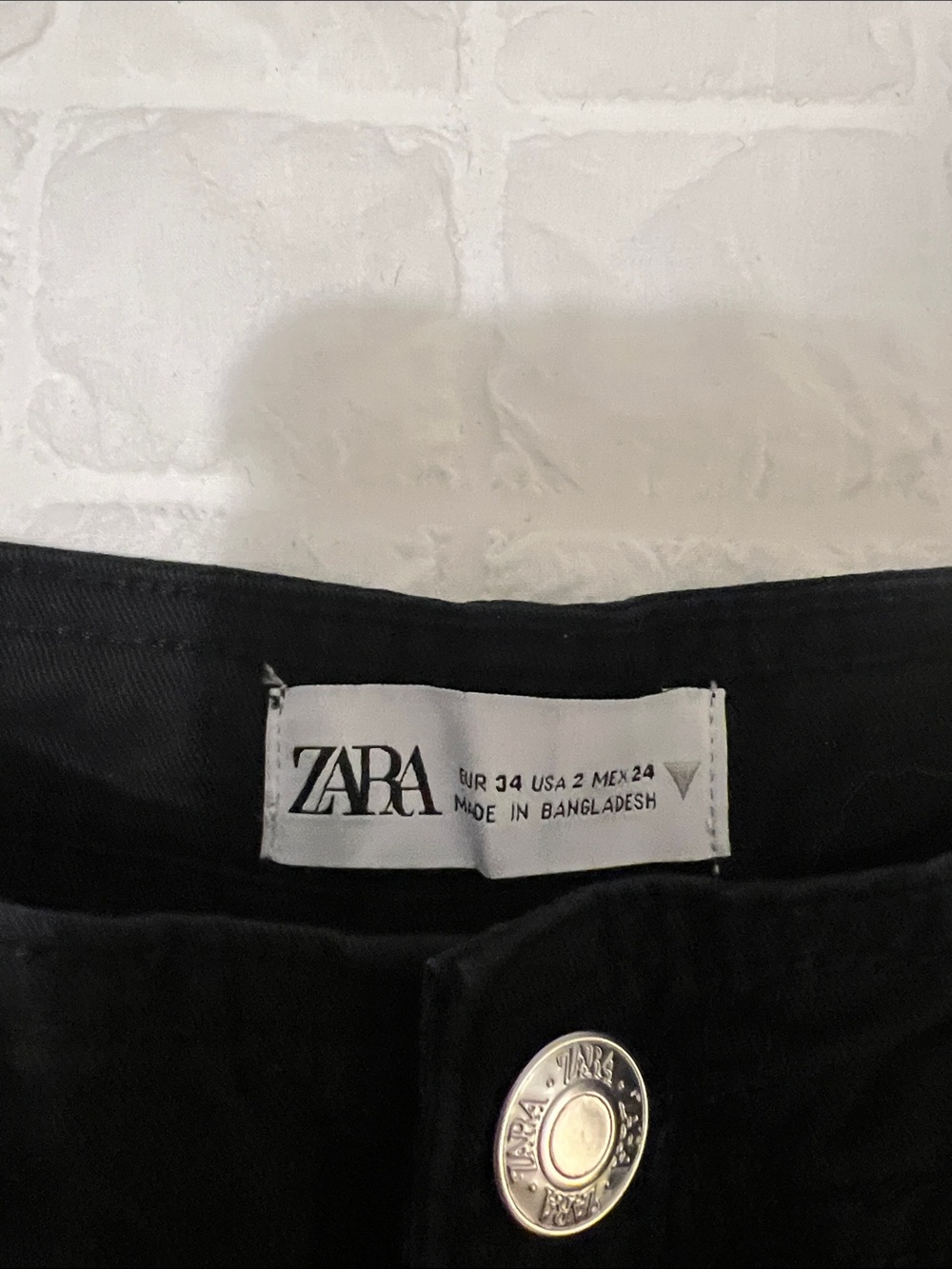 Zara Black Men's Cargo Pants with Utility Pockets - Picture 2 of 3